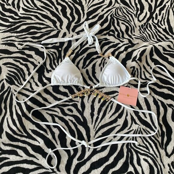 Moda minx gold tone sea shell charm Seychelles wrap around bikini top in white - Picture 5 of 8